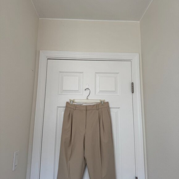 NEW ARITZIA BABATON Vogue Pants Relaxed Mid Rise Pleated Pants Size 6 Cream Tan - Picture 3 of 9